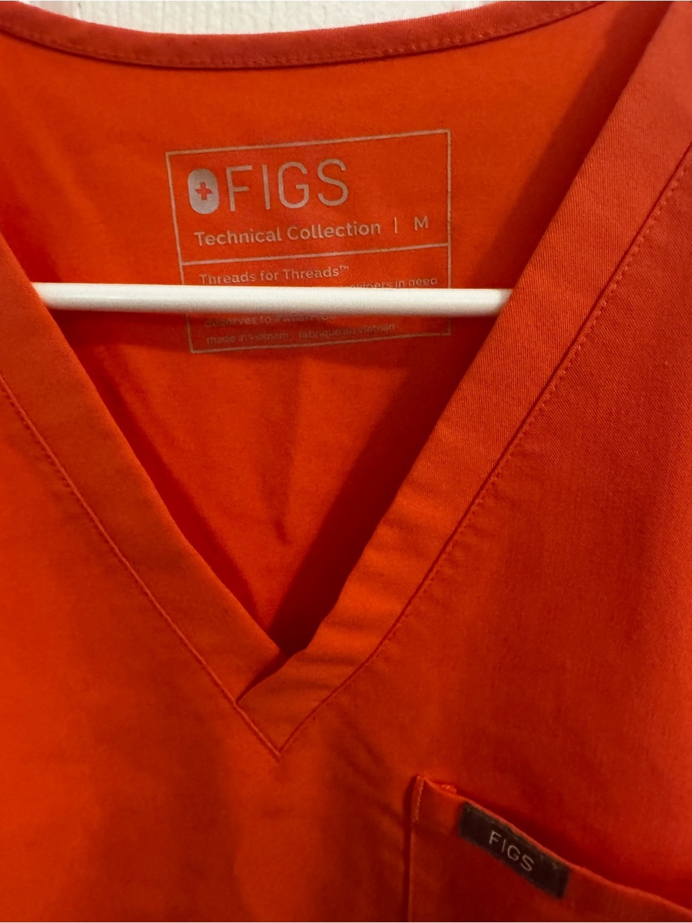 Figs Women’s Scrubs Set, coral Medium - Picture 3 of 7